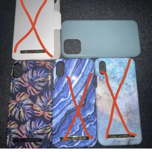 Mobilskal Iphone XS - Säljer mina mobilskal från Ideal of sweden och Holdit (gröna)  De är till Iphone XS och den gröna passar även Iphone 12.💕 Plånboksskalet går ihop med de andra Ideal of sweden skalen eftersom det är magnet. Säljer för 30kr/st eller allt tsm för 90kr☺️