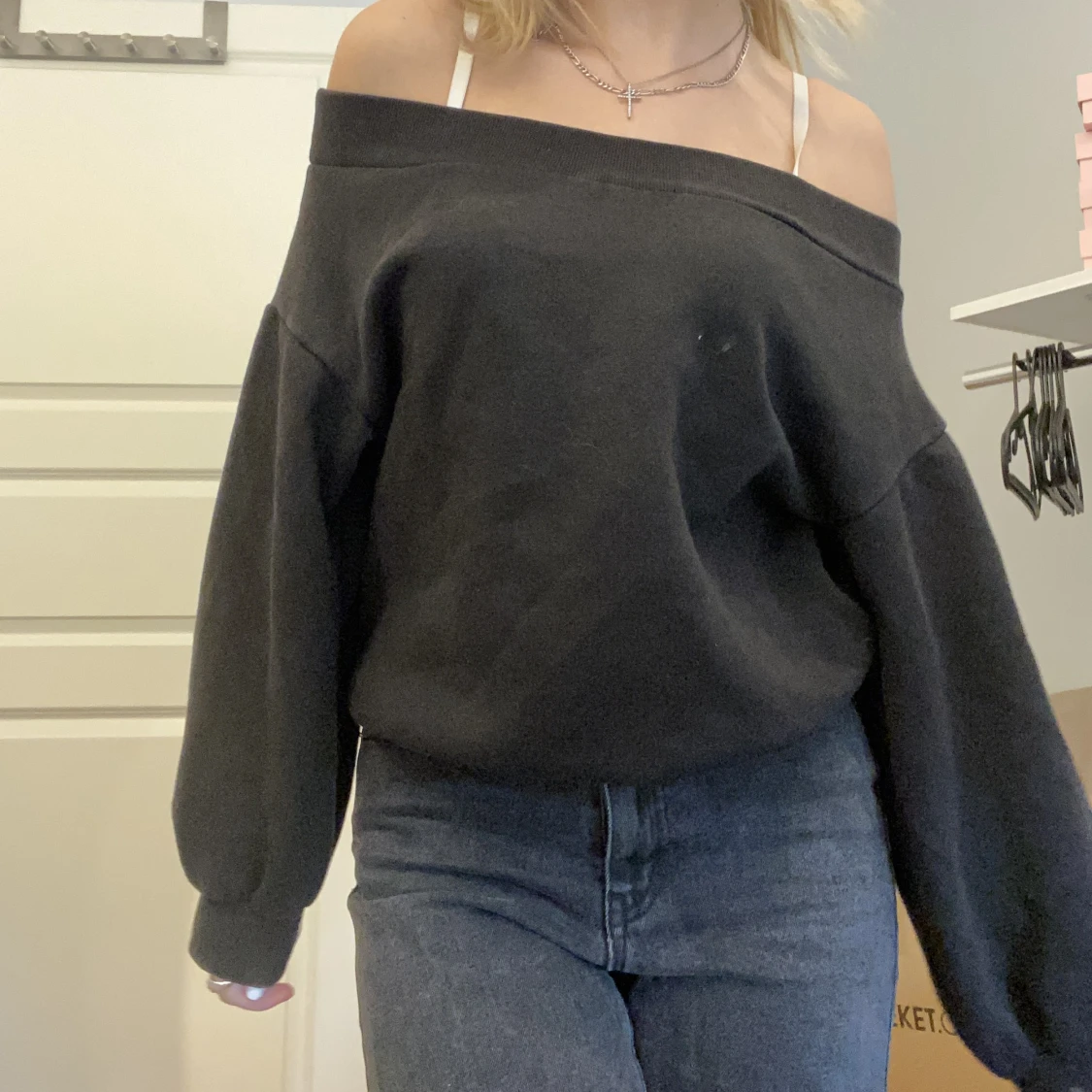 Off shoulder tröja