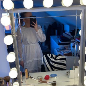 Vit klänning - Super fin klänning perfekt till studenten 💕💕