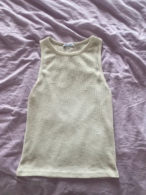 Bredare linne  - Perfekta basplagget