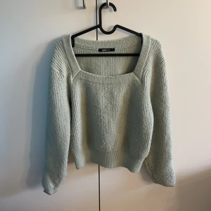 Grön stickad tröja - En fin stickad tröja från GinaTricot  Den är i storlek S men passar XS också 💚 