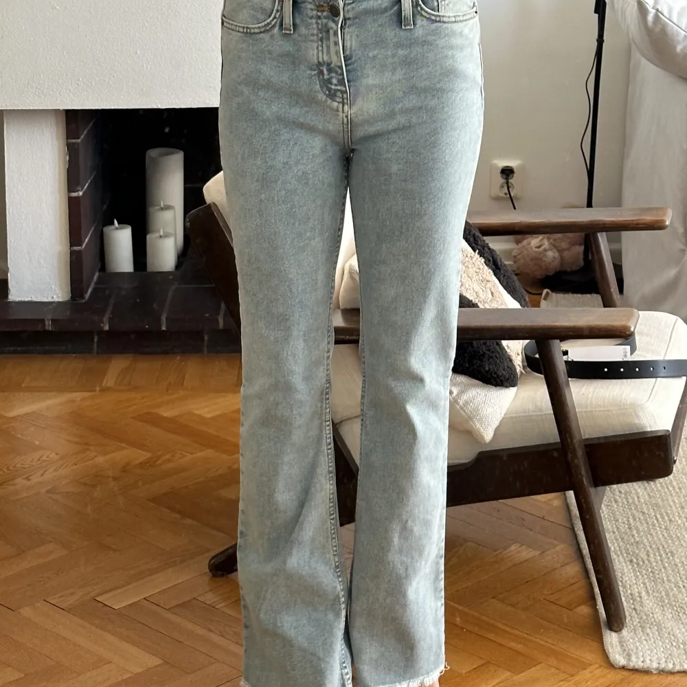 Oanvända jeans från MOTELROCKS. XS/31L. Jeans & Byxor.