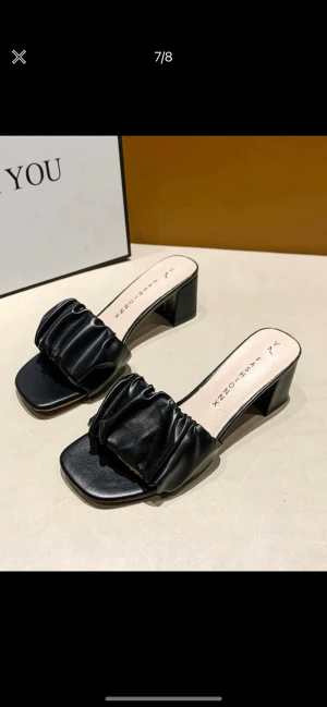 Klackar  - Säljer dessa nya snygga klackar, helt nya i strl 39!  Nypris - 196kr Mitt pris - 100kr
