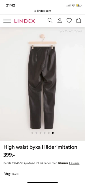 Fake läder tights Lindex - stl 34/xs - Fake läder tights från Lindex stl 40/L . Aldrig använt för stora. Väldigt små i storleken. Original pris 399kr 
