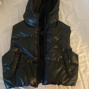 Fakeskinn väst  - Använd max 3 gånger, så den är som nyskick💕