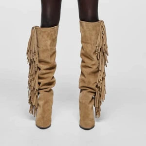 Zara boots🙏🏻 - Hej! Söker dessa bootsen från Zara i storlek 38 eller 39, hör av er💖💖😊