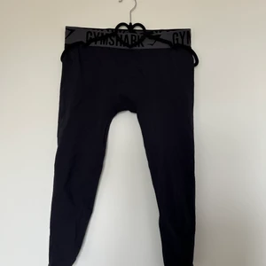Gymshark träningstights  - Modellen är 7/8 längd