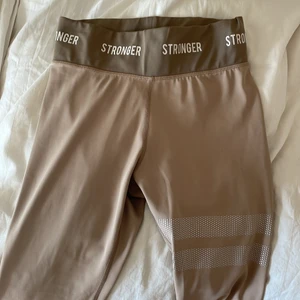 Stronger tights - Beiga tights ifrån stronger i stl S🤎