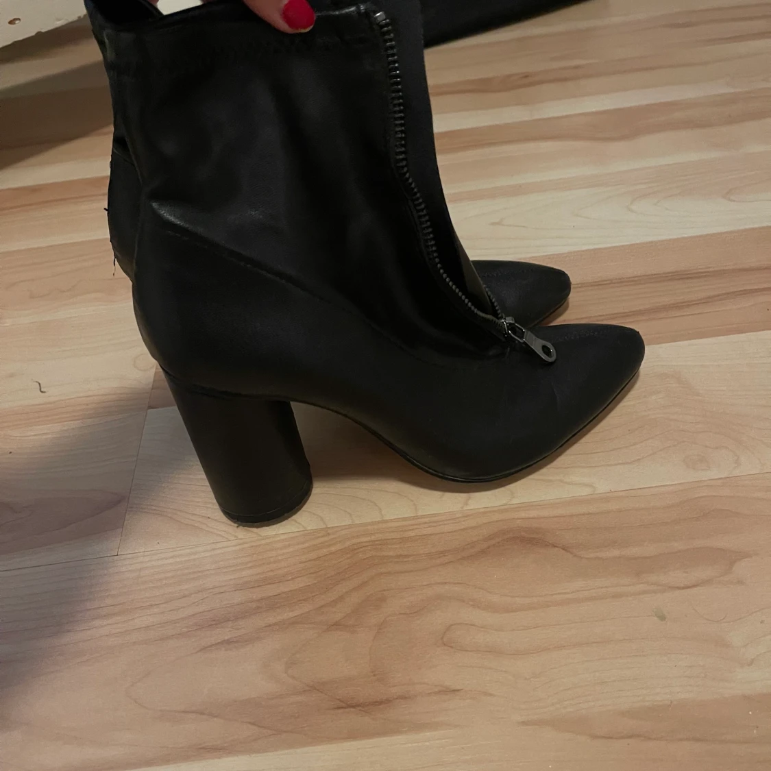Zara stövlar med blixtlås fram  - 90
