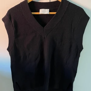 Svart tygväst - 🖤Aldrig använd! Stretchig och mjukt material🥰