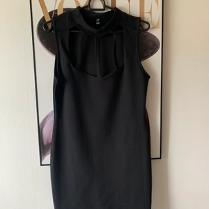 Klänning  - Änvänd 1 gång