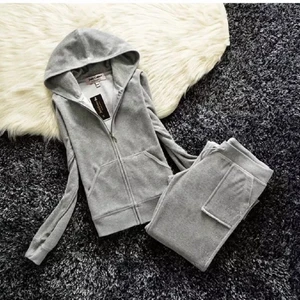 Juicy sett  - Sitter jättebra på någon som är s/xs! Jättefint på men jag har ingen användning för det tyvärr❤️( köpt som storlek m men sitter som s/xs)