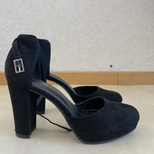 Black high heels I used them once for a weddding, not my style that’s why I’m selling them 