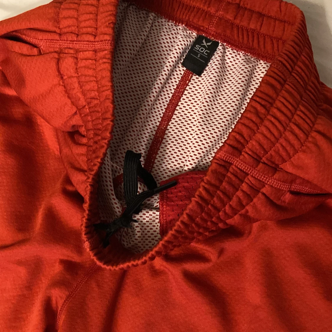 Röda basketshorts  - 90