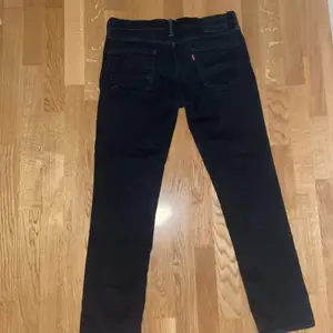 Levi’s Jeans i bra skick. Passar inte längre så dom ska bort.