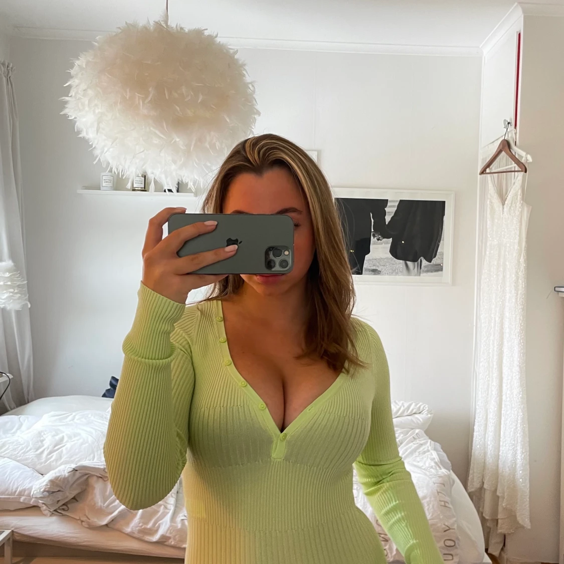 Neongrön body med knappar framtill