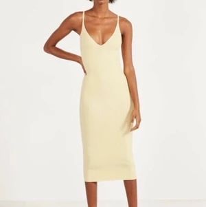 Bershka klänning  - Lånade bilder från Bershka, köpt på zalando. Har använt ett fåtal gången men annars i nyskick!