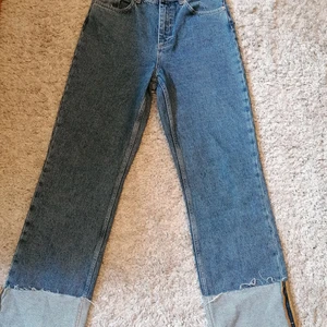 NA-KD strl 36 - Supersnygga NA-KD byxor 💗💕 kom aldrig till användning eftersom dom passade inte, ser exakt ut som på bilden (mått 36). Köparen står för frakten. 