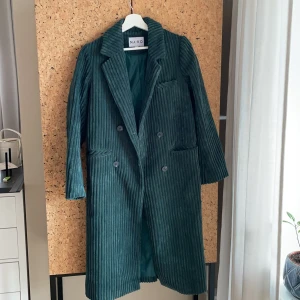 Kappa Na-kd  - Använd 2 ggr. Superfin! Nypris på NA-kd 899:-  Storlek 34/xs