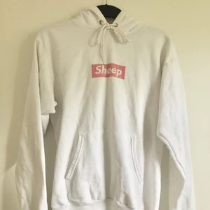 Hoodie - En vit mysig hoodie🤍 Storlek XS/S🤍