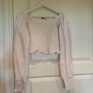 Ginatricot - Säljer denna fina ginatricot blus! 