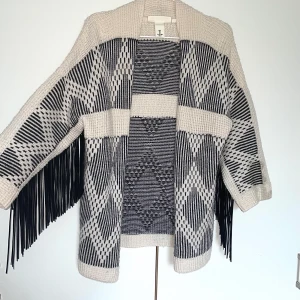 Kofta med fransar - Kofta med fransar 🖤 