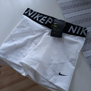 Nike shorts  - Storlek small nya
