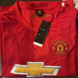 Manchester United dress - Shorts och T-shirt nummer 9 på ryggen o shortsen