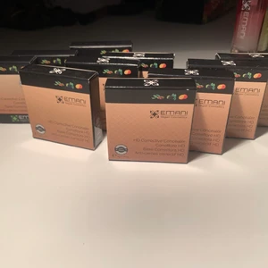 Concealer  - Stor utförsäljning av veganskt Emani smink! 🌱 ( självklart oöppnat) så fina veganska concealers! Super mjuka och fina på huden <3 köpare står för frakt💕 kolla in min sida för mer billigt smink! 