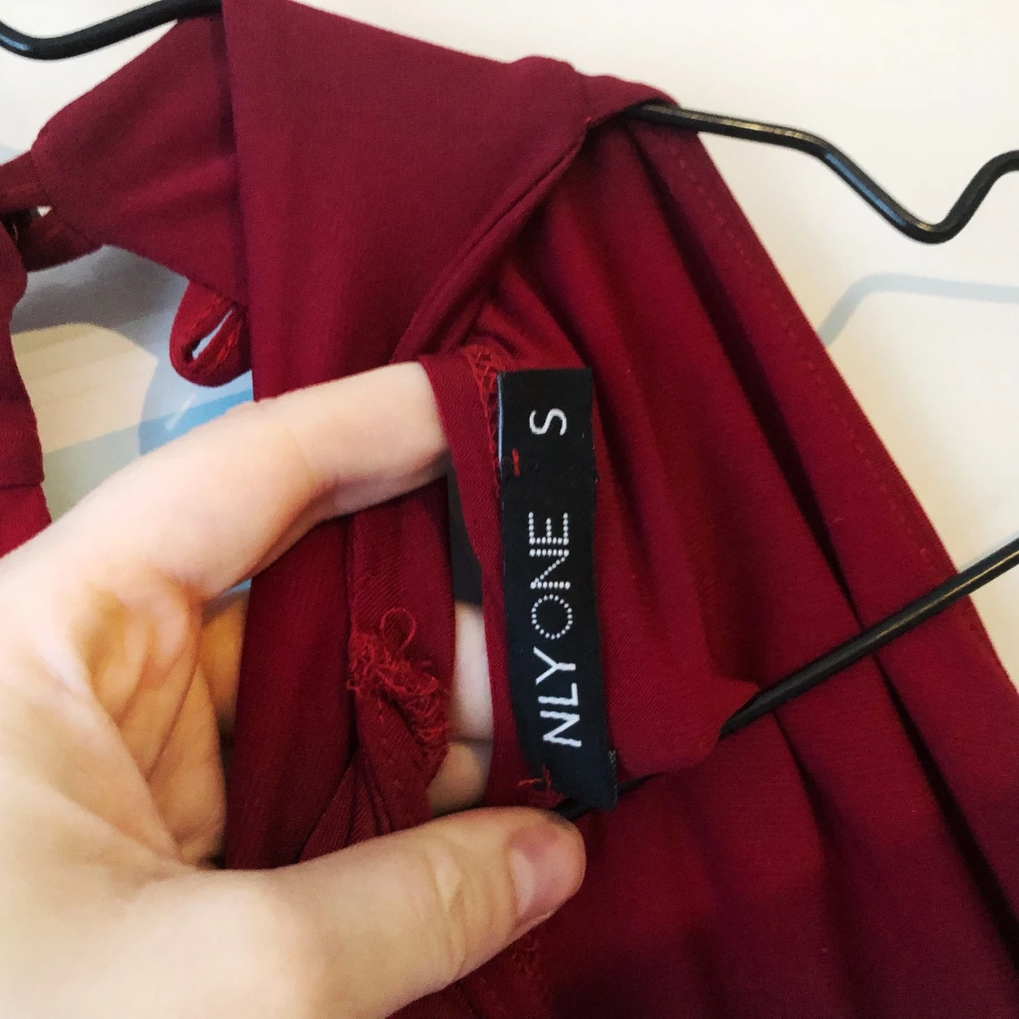 Nelly / Off shoulder / Topp / Festlig / Strl S - 90