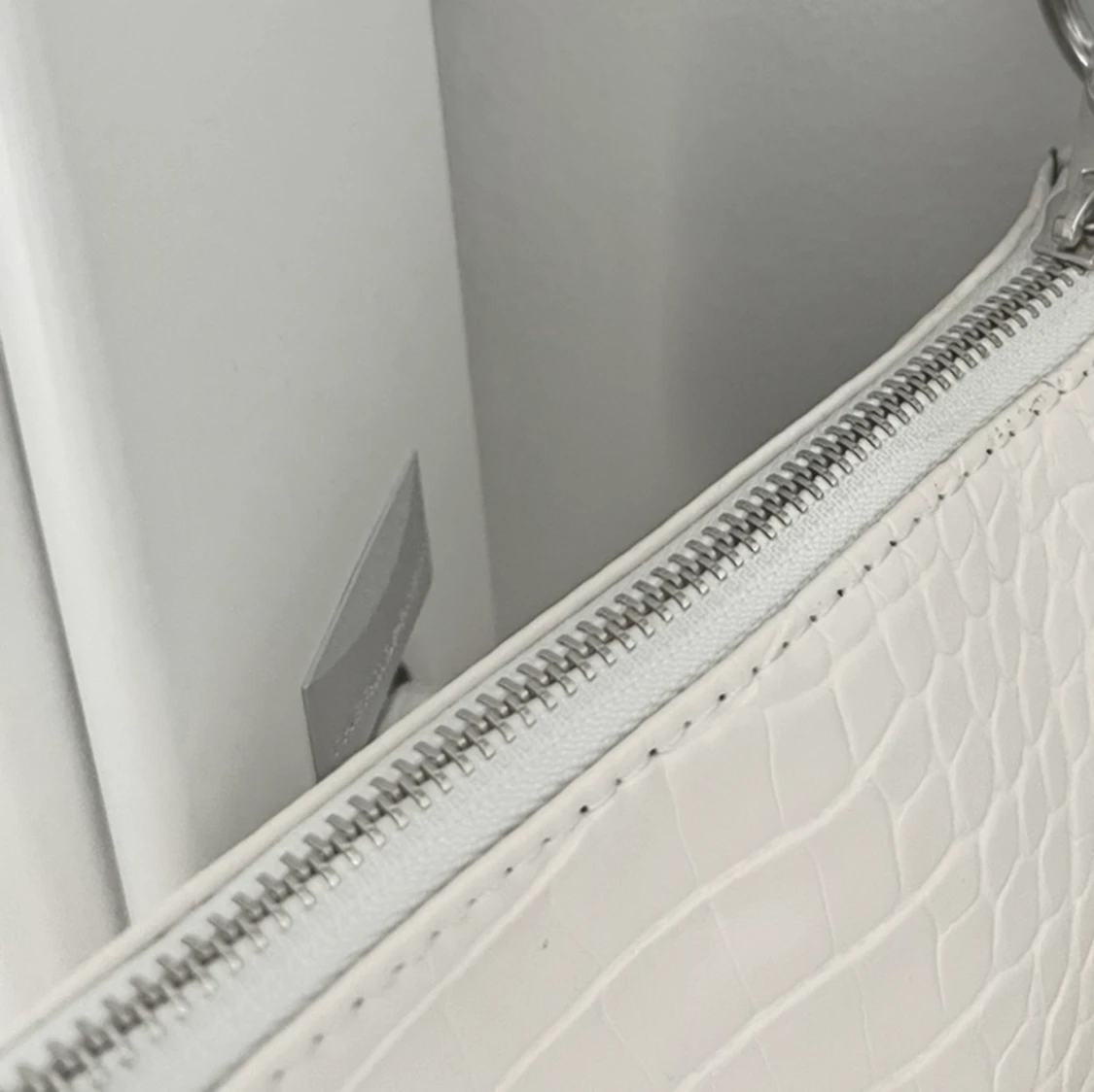 Handväska (vit) - 90