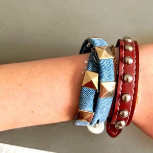 Rött armband - Säljer mitt röda armband. Asballt och funkar till allt. Gratis frakt💗❤️‍🔥