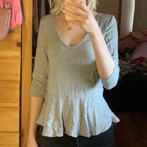 Tröja  - Grå fin tröja som aldrig kommer till användning💕 frakt tillkommer 