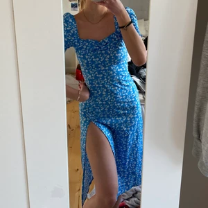 Klänning  - Jättefin klänning från byanastasia. gratis frakt❤️❤️