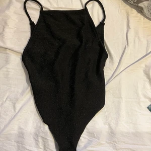 Glittrig - Glittrig body storlek S