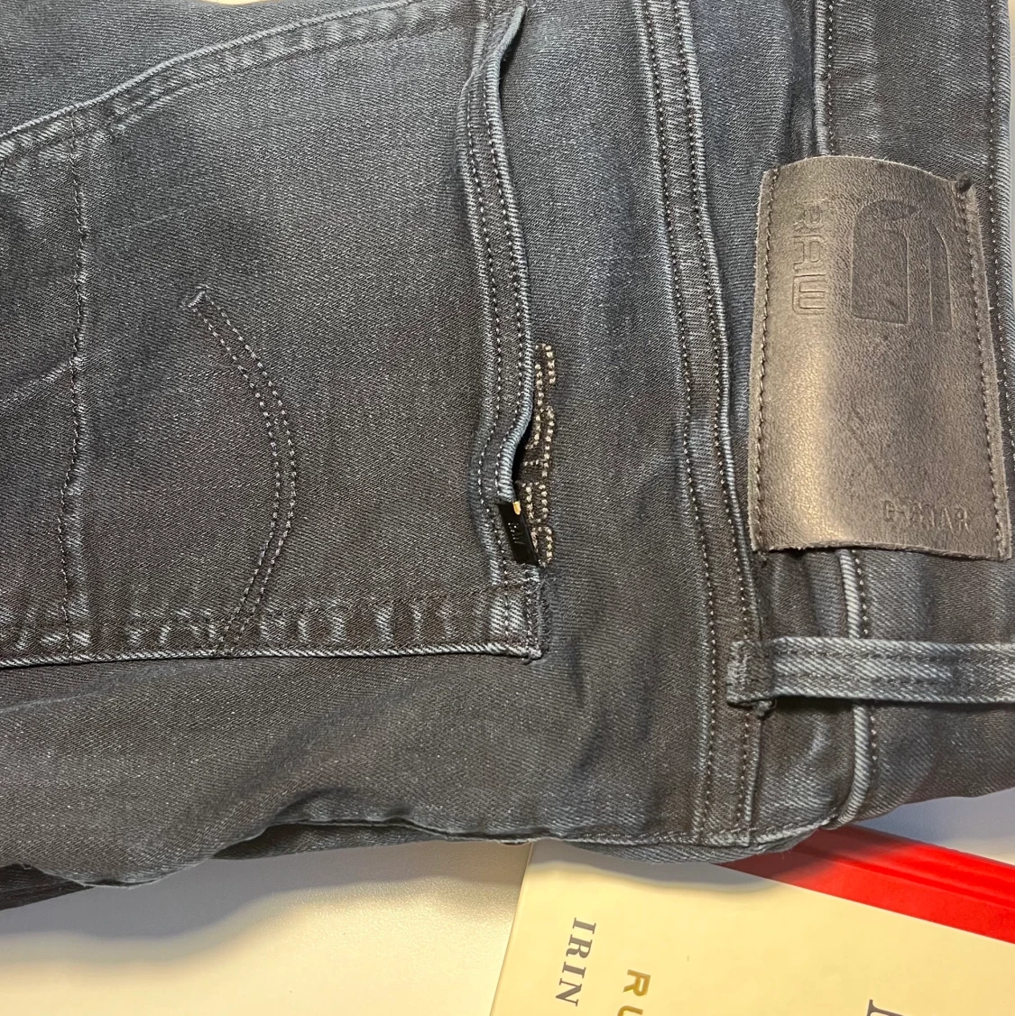 Mörka G-star RAW jeans - 90