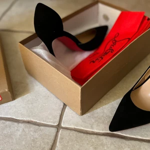 Christian Loubotin high heels N37 black - I just received them but the number doesn’t suit me. beautiful classic black shoes. 