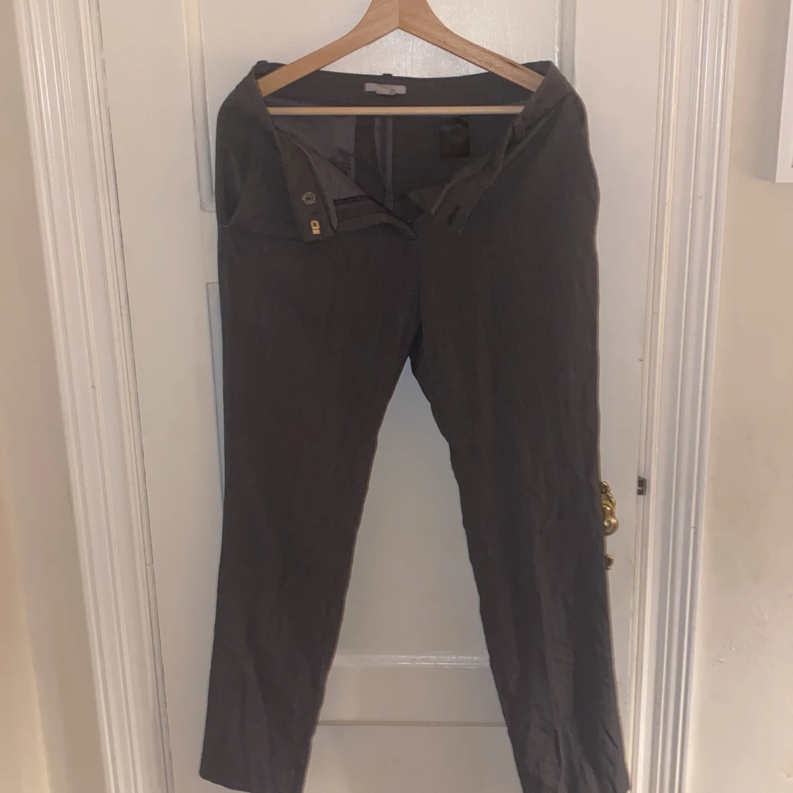 H&M kostym byxor strl 29/30 pris 100kr - 90