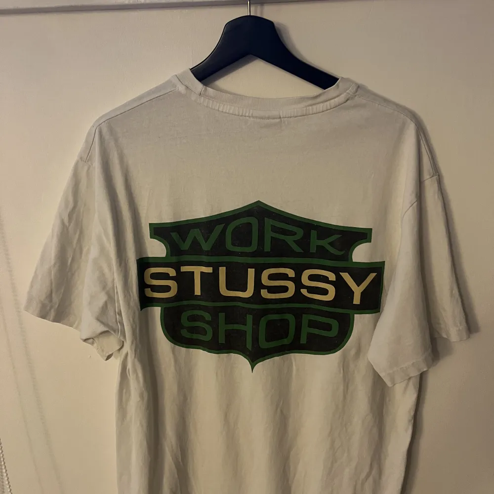 Our legacy workshop x Stussy T-shirt från förra året  Strl M . T-shirts.