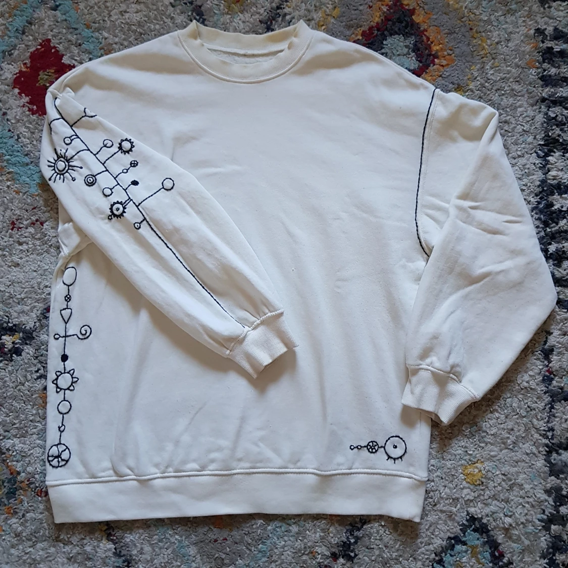 Unik hanbroderad sweatshirt - 91