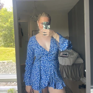 Somrig jumpsuit - Somrig byxdress från New Yorker som inte kommer till använding längre :/ PRISET KAN DISKUTERAS!