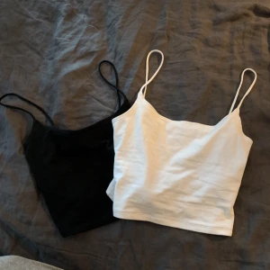 Trendiga linnen!💕 - Säljer dessa två linnen för 20 kronor styck om man skulle vilja köpa dem separat! Superbra korta linnen som är bra att ha inför sommaren och är jättesköna!💕