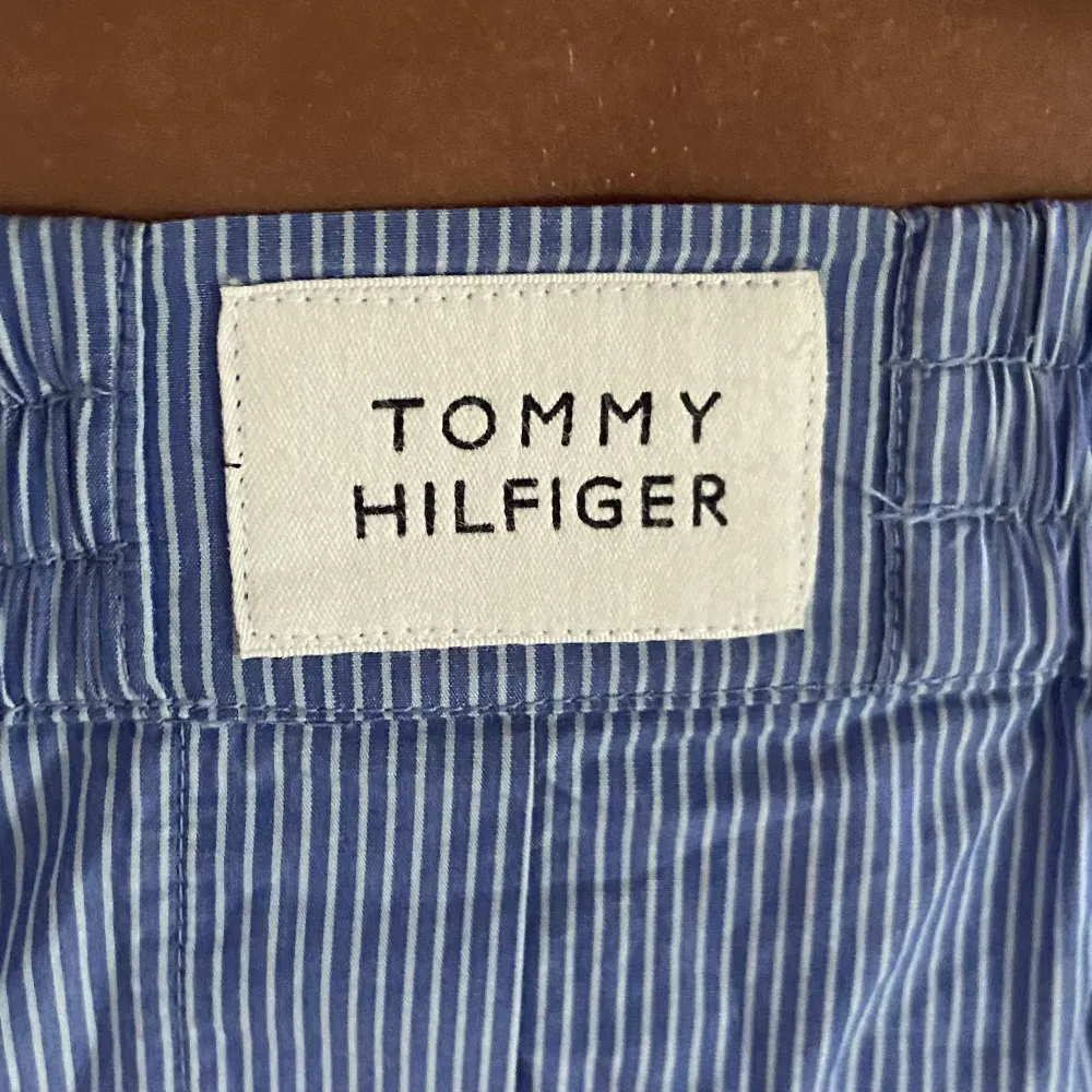 Pyjamasshorts från Tommy hilfiger, strl 34 men passar mej med 38😋 . Shorts.