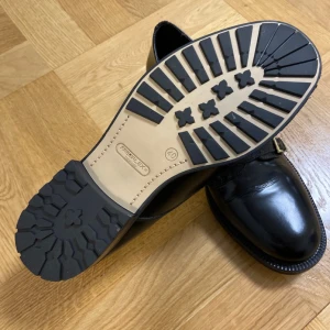 Clou fin skor  - Endast testade att gå i inomhus, väldigt bekväma.  (Hjälper min mamma)