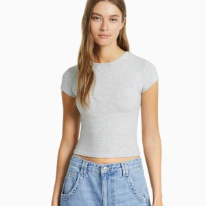 T shirt - Grå tajt t shirt