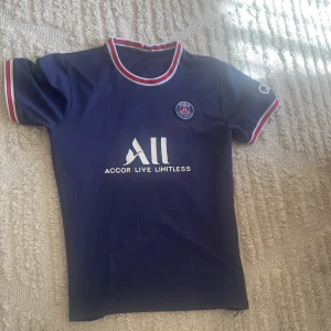 Psg tröja  - Säljer en blå psg tröja