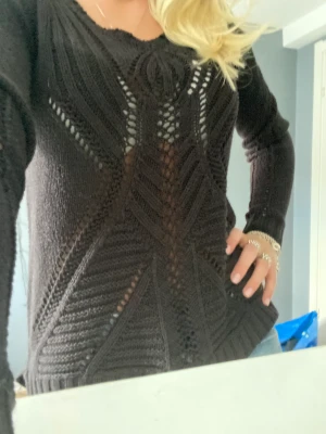 Stickaf - Säljer min fina stickade tröja då jag inte använder den! Superbekväm och snygg.