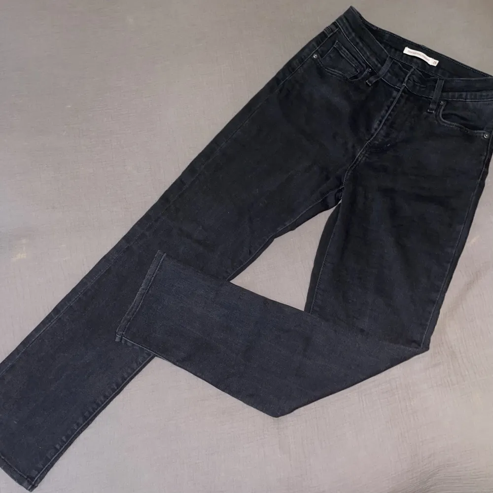 ***price negotiable*** Size: W26 L32 Colour: Black. Jeans & Byxor.