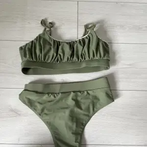 Säljer en grön bikini!!!