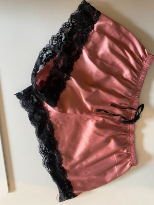 Shorts - Used shorts for sale because i’m not using it.